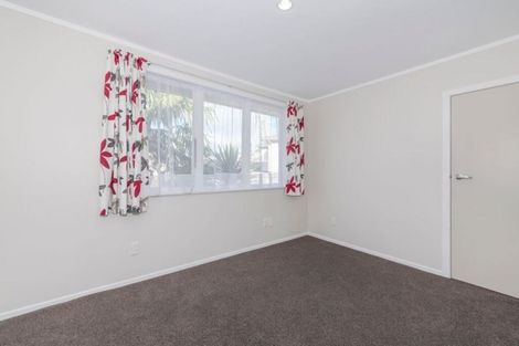 Photo of property in 37a Lincoln Park Avenue, Massey, Auckland, 0614