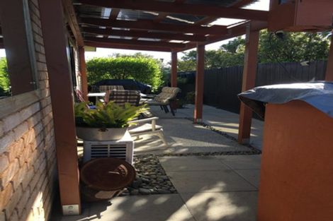 Photo of property in 32 Magnolia Drive, Waiuku, 2123