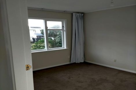 Photo of property in 139u2 Queens Drive, Lyall Bay, Wellington, 6022