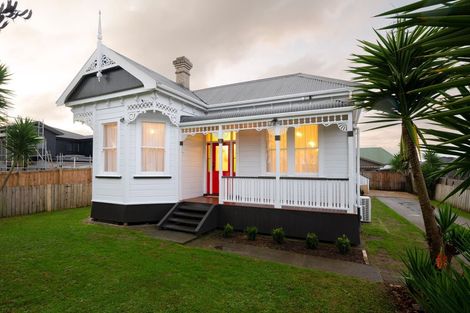 Photo of property in 6 Johnson Street, Dinsdale, Hamilton, 3204