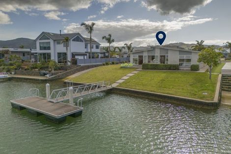 Photo of property in 17 Mermaid Place, Whitianga, 3510