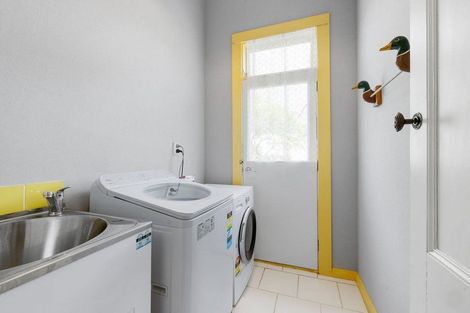 Photo of property in 41 Queen Street, Cambridge, 3434