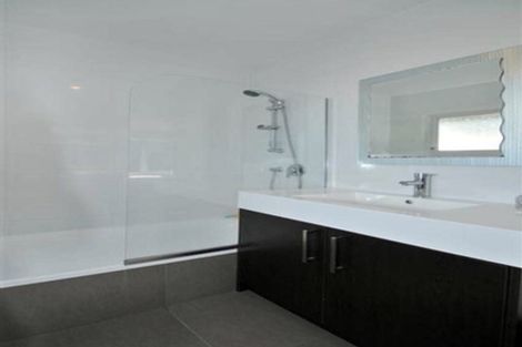 Photo of property in 1 Pine Ridge Terrace, Hauraki, Auckland, 0622