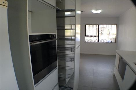 Photo of property in 11 Santiago Crescent, Unsworth Heights, Auckland, 0632