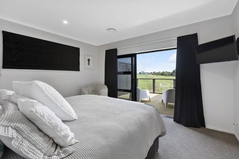 Photo of property in 5a Tupuhi Place, Highlands Park, New Plymouth, 4312