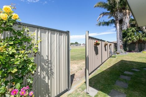 Photo of property in 18 Forbury Way, Taradale, Napier, 4112