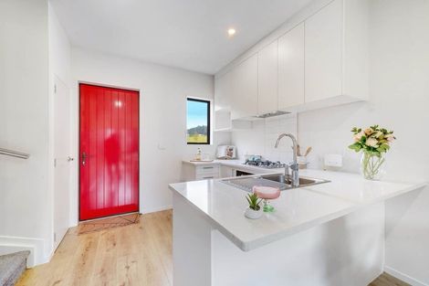 Photo of property in 2 Creekside Way, Flat Bush, Auckland, 2019