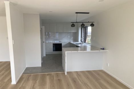 Photo of property in 33a Sunderlands Road, Half Moon Bay, Auckland, 2012