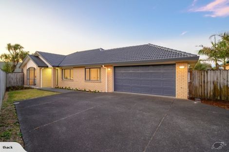 Photo of property in 3 Naul Place, East Tamaki Heights, Auckland, 2016