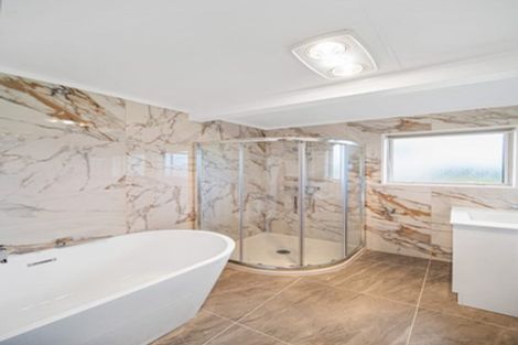 Photo of property in 22 Molesworth Place, Mangere, Auckland, 2022