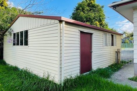 Photo of property in 96 Kayes Road, Pukekohe, 2120