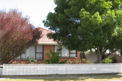 Photo of property in 19 Wittys Road, Avonhead, Christchurch, 8042