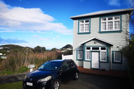 Photo of property in 70 Salford Street, Newlands, Wellington, 6037