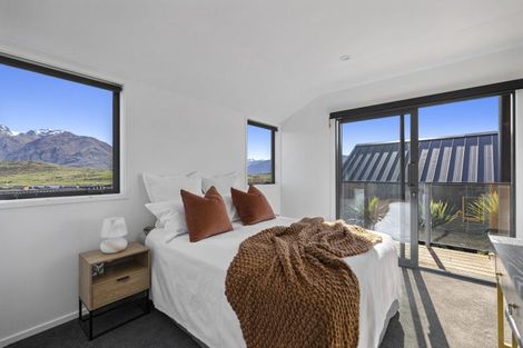 Photo of property in 9 Falconer Rise, Jacks Point, Queenstown, 9371
