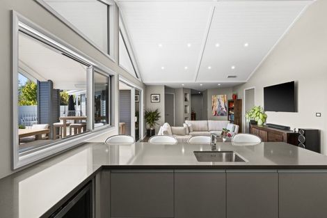 Photo of property in 12 Spur Road, Havelock North, 4130