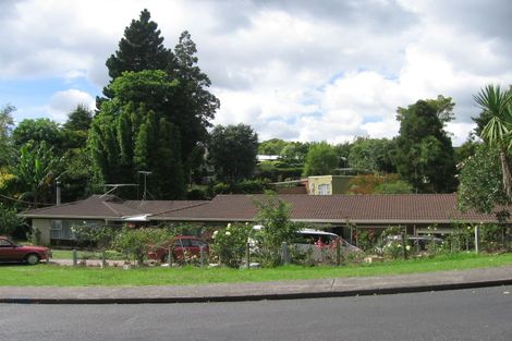 Photo of property in 4 South Lynn Road, Titirangi, Auckland, 0604