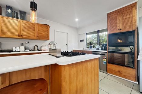 Photo of property in 37 Lancaster Road, Beach Haven, Auckland, 0626