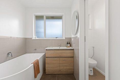 Photo of property in 1/35 Lynwood Road, New Lynn, Auckland, 0600