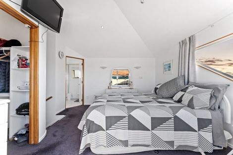 Photo of property in 21 Fishermans Cove, Army Bay, Whangaparaoa, 0930