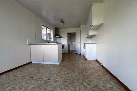 Photo of property in 3 Tahu Crescent, Sunnynook, Auckland, 0620