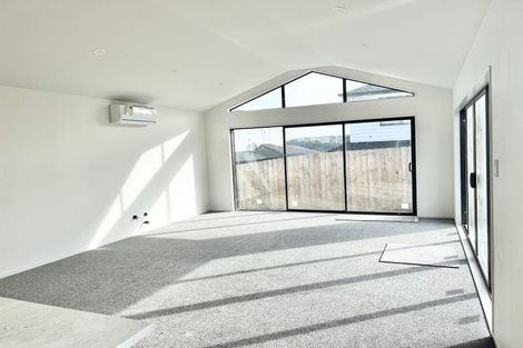 Photo of property in 5 Whale Bay Rise, Gulf Harbour, 0930