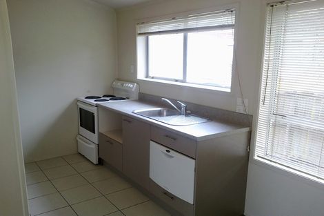 Photo of property in 1/79 Prince Regent Drive, Half Moon Bay, Auckland, 2012