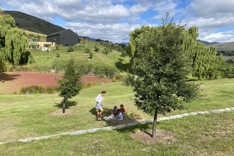 Photo of property in 82 Threepwood Road, Lake Hayes, Queenstown, 9371