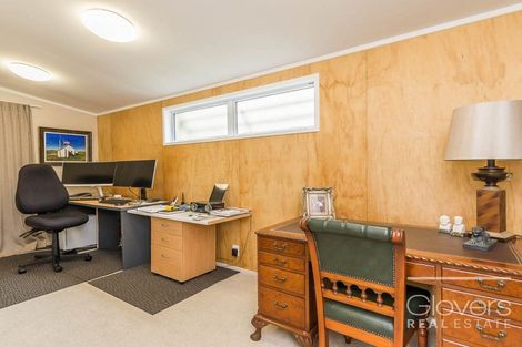 Photo of property in 52 Kaurilands Road, Titirangi, Auckland, 0604