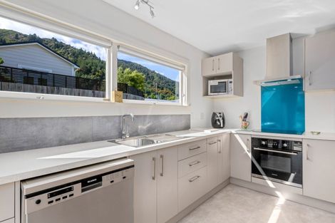 Photo of property in 95a Waikawa Road, Picton, 7220