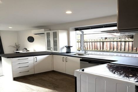 Photo of property in 2/10 Argo Place, Casebrook, Christchurch, 8051