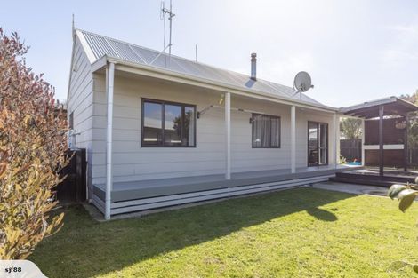 Photo of property in 6a Perrin Place, Kelvin Grove, Palmerston North, 4414