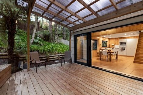 Photo of property in 305 Huia Road, Titirangi, Auckland, 0604