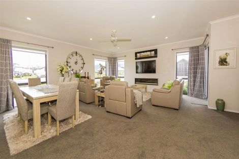 Photo of property in 3 Roseberry Place, Whitianga, 3510