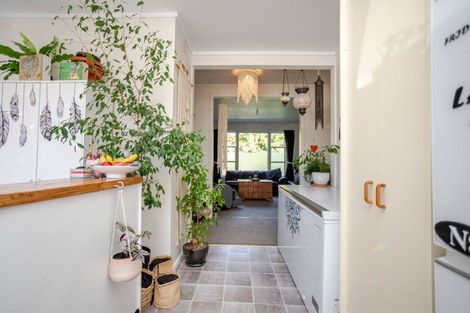 Photo of property in 28 Fox Street, Woodville, 4920