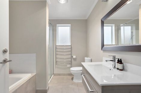 Photo of property in 2 Kotuku Lane, Hobsonville, Auckland, 0616