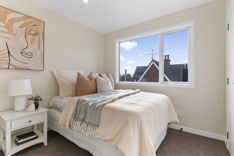 Photo of property in 1 Pinnacle Street, Seatoun, Wellington, 6022