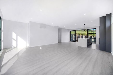 Photo of property in 12 Pleasant Way, Matakatia, Whangaparaoa, 0930