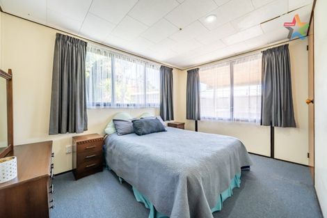 Photo of property in 1 Mcmanaway Grove, Stokes Valley, Lower Hutt, 5019