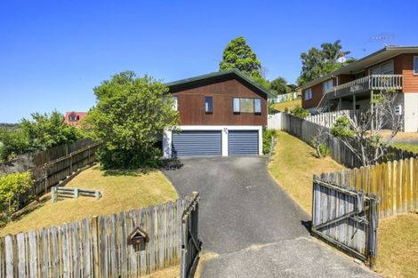 Photo of property in 10 Camilla Grove, Totara Vale, Auckland, 0629