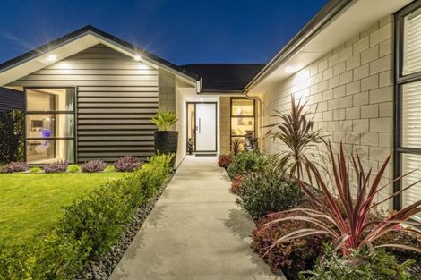 Photo of property in 12 Lakeside Terrace, Omokoroa, 3114