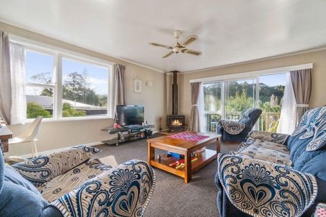Photo of property in 2 Lowtherhurst Road, Massey, Auckland, 0614