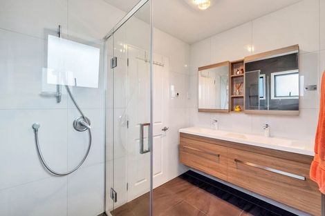 Photo of property in 15 San Carlo Court, Henderson, Auckland, 0612
