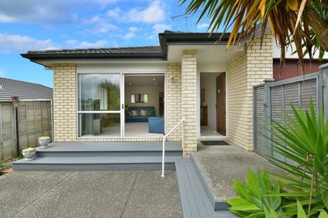 Photo of property in 1/4 Rosario Crescent, Red Beach, 0932