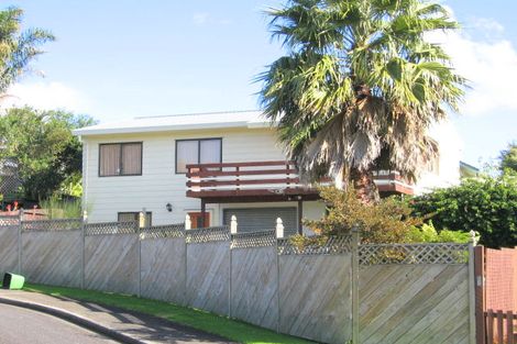 Photo of property in 2/5 Rochas Place, Clover Park, Auckland, 2019