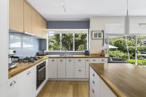 Photo of property in 8 Maygrove Drive, Orewa, 0931