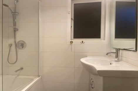 Photo of property in 11 Strid Road, Te Atatu South, Auckland, 0610