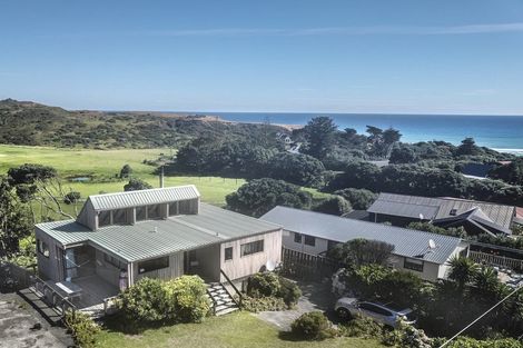 Photo of property in 11 Ripiro Drive, Baylys Beach, Dargaville, 0377