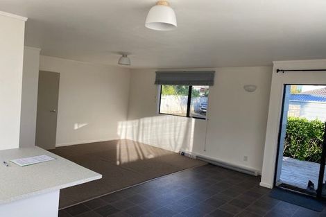 Photo of property in 98 Titirangi Road, New Lynn, Auckland, 0600