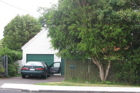 Photo of property in 19a Waterloo Road, Milford, Auckland, 0620