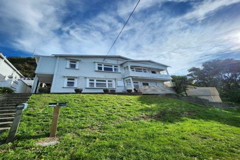 Photo of property in 46 Queens Drive, Lyall Bay, Wellington, 6022